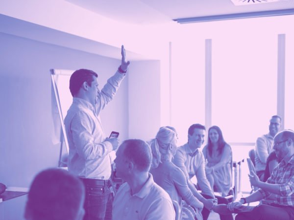 Tréningek és vezetőfejlesztés